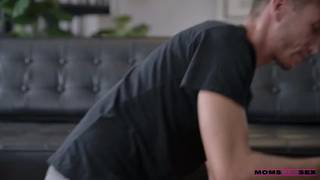 Sesso in famiglia insieme a London River e Vina Sky Bionde, Asiatiche, MILF, Mature, More, Mature e Giovani, Trio, Famiglia acquisita