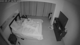 Si svegliano nel bel mezzo della notte per scopare