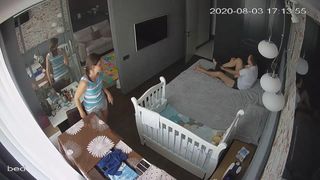 Una coppia eccitata scopa davanti la telecamera nascosta