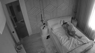 Lei glielo succhia e viene filmata dalla telecamera di sorveglianza