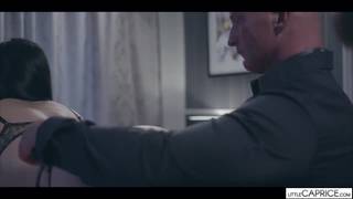 Marcello smonta il piccolo Caprice e Clea Gaultier