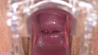 Frea Dee prova piacere utilizzando un sextoy