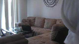 Alison Angel balla nuda di fronte alla telecamera