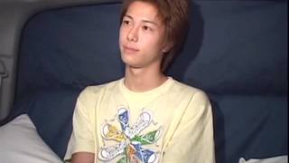 Giovani asiatici che vogliono soltanto godere