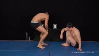 Radan Flex contro Libor Duhec in una lotta arrapante