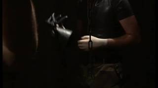 Un pugno nel culo di questo uomo arrapato