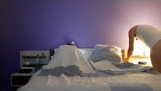 Gli fa un pompino e lui le fa anche un ditalino