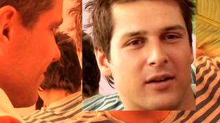 Due bellezze maschili approfittano della jacuzzi per scopare