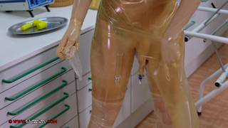 Una scena molto interessante di sesso con Honesty Calliaro e Zara DuRose