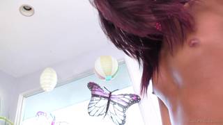 Due sensuali shemales brune che scopano tra di loro