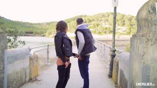 Alberto Blanco e Verona Sky fanno sesso su un ponte Alberto Blanco e Verona Sky fanno sesso su un ponte