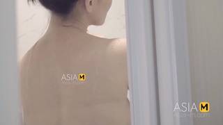 I momenti più intimi e deliziosi di un'asiatca ninfomane