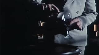 Coppie francesi si riuniscono per fare sesso in un porno retrò