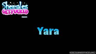 La trans Yara viene scopata da una cazzo nero all'aperto La trans Yara viene scopata da una cazzo nero all'aperto