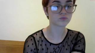 Mi vesto con abiti trasparenti per i miei fan amatoriali