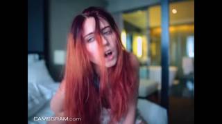 Mi tengo il vestito addosso per masturbarmi la figa