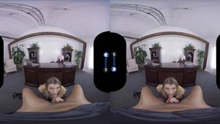 La pornostar Natalia Starr succhia questo cazzo e lo cavalca