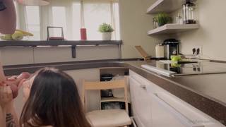 Mattina amatoriale deepthroat come un professionista