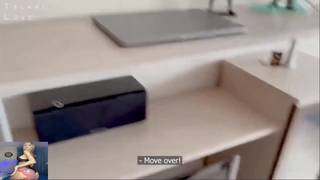 Questa brunetta con le chiappe tatuate ama il sesso