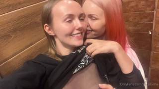 Belle donne arrapate fanno sesso lesbico Belle donne arrapate fanno sesso lesbico