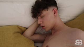 Torna il suo amico con il buco del culo voglioso Torna il suo amico con il buco del culo voglioso