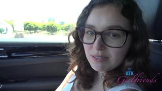 Leana Lovings si fa scopare in modalità fidanzata a Norcal