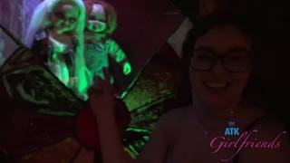 Leana Lovings è sempre in vena di prendere sborra