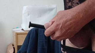 Grossi chiodi vanno nella sua uretra senza problemi