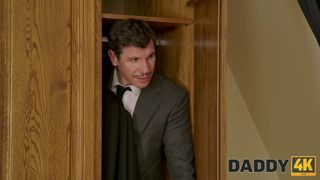 Maya Sinn si fa inculare selvaggiamente da un tipo in abito