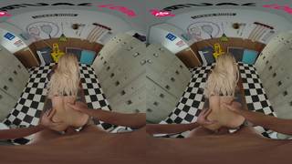 Il culo di Brittney Kade ci sorprende in questo porno VR girato in POV