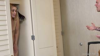 Khloe Kingsley succhia il cazzo grosso di Joshua per farlo stare zitto