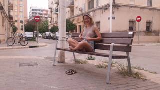 È la prima volta che Cassandra tira fuori il seno