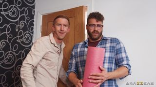 Lola Bratz usa il grosso cazzo di Danny e Xander per godere