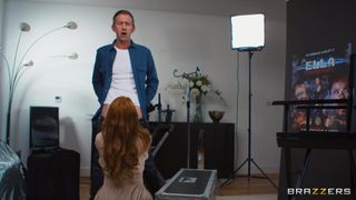 Danny D sorprende Ella Hughes mentre si masturba !