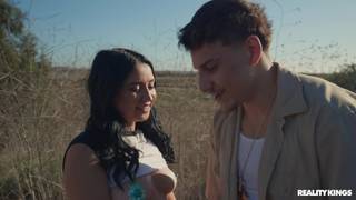 Dopo aver dipinto, Victor Ray e Ophelia Purr fanno sesso all'aria aperta