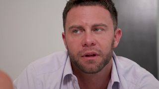 La ninfomane MILF Andi convince il figliastro Seth Gamble a scopare con lei