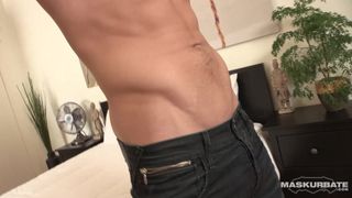 La prima audizione del brun Jayden alla masturbazione!