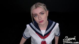 Emily Belle è una vera maniaca dello sperma e ingoia tutto