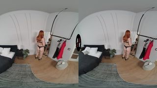 MILF rossa si fa scopare in un'eccitante sessione di sesso in VR