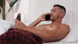 La MILF Andie Anderson cavalca il grosso cazzo di Alex Jone