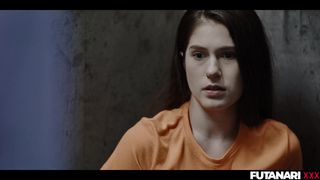 Tiffany Tatum fa sesso con uno strapon in prigione