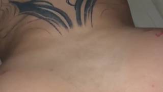 Una escort succhia sensualmente e viene sodomizzata a pecorina Una escort succhia sensualmente e viene sodomizzata a pecorina