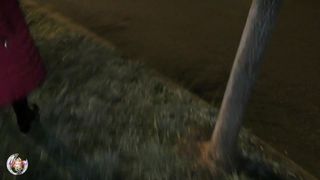 Ogni notte lei elargisce piacere con il suo corpo per le strade
