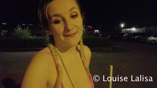 Louiselittlefrench si ritrova di fronte a un blowbang sulla spiaggia!