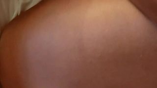 Due ragazze che si fanno piacere con leccatine di figa e fanno fist fucking