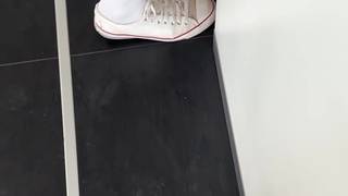 Dà loro voglia di scoparsi proprio quando stanno cercando l'auto in garage