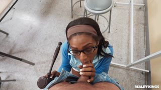 La nera Rhae Woods e la scopata del consiglio dello studente Mike Ox