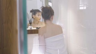 Il momento più erotico da sola di una ragazza mora molto troia