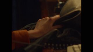 Mar Nantas si fa leccare la fica dopo aver doppiato un film erotico