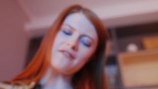 Lucy Huxley e Roméo si attivano sessualmente per una scopata folle